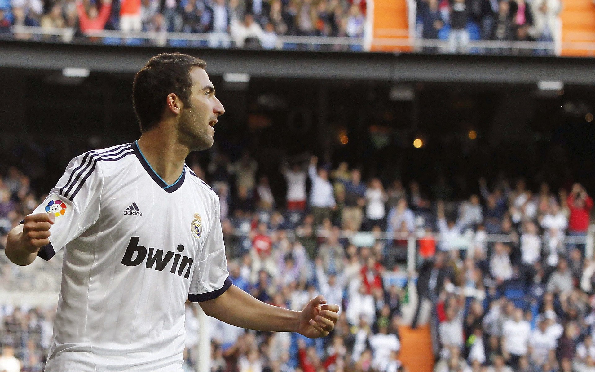 开云下载-太阳踏平魔术，约基奇如何从行走的五花肉蜕变为关键先生