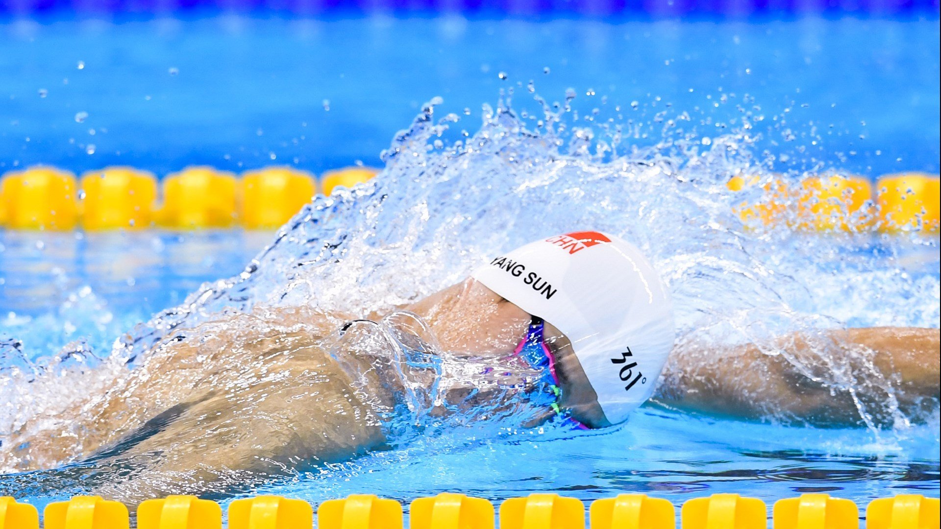 开云体育官网-西决生死战焦点战，拜仁速胜喀麦隆，一场跨越时空的体育隐喻